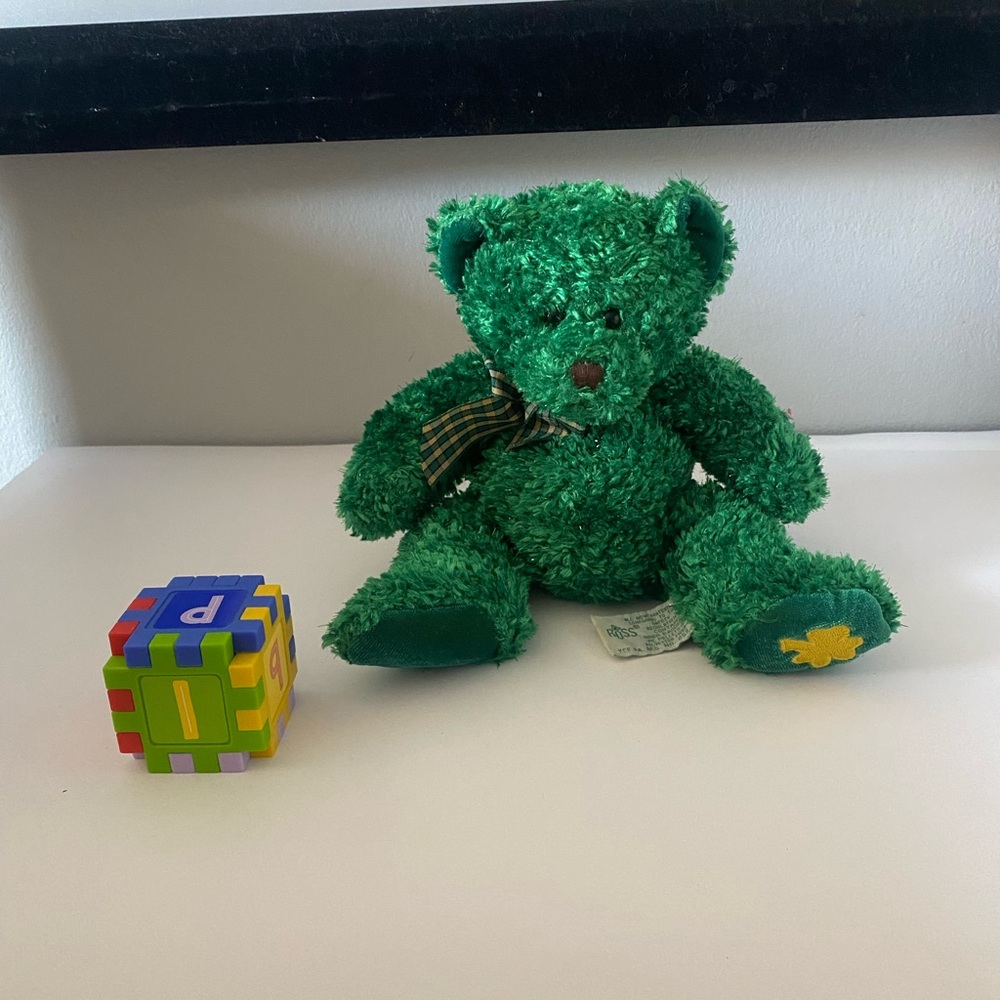 Russ Berrie Ferguson Irish Teddy Bear Plush Green Shamrock St Patrick's Day